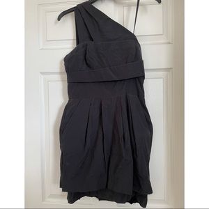 Black one shoulder strapped dress